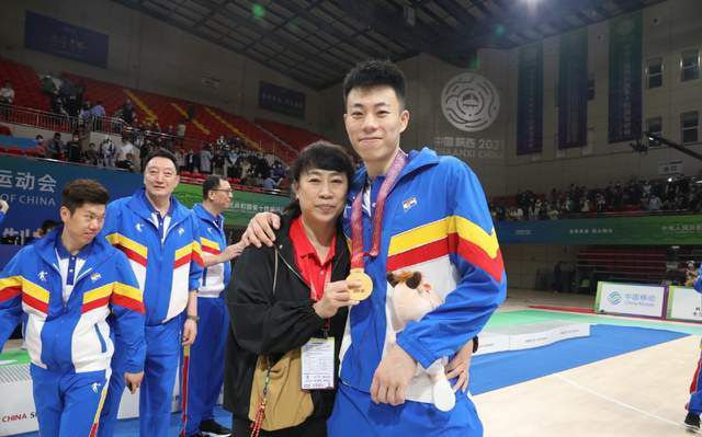 本轮意甲联赛，尤文图斯1-0战胜那不勒斯，加蒂取得进球。